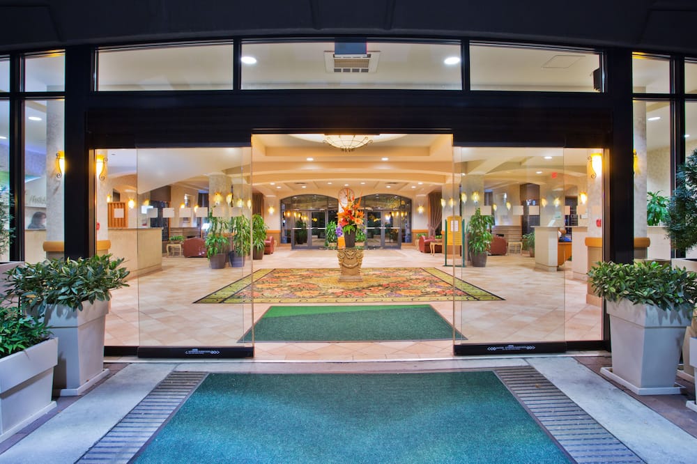 ホリデイ イン ノース バンクーバー バイ IHG 写真