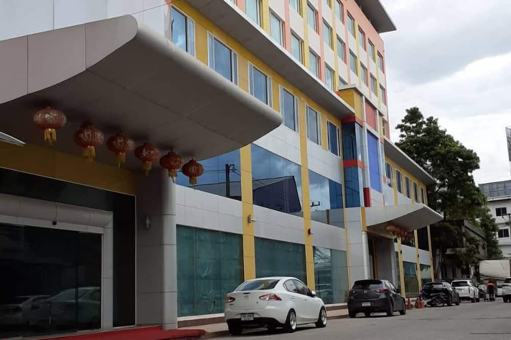 プラトゥーナム ホテル 写真