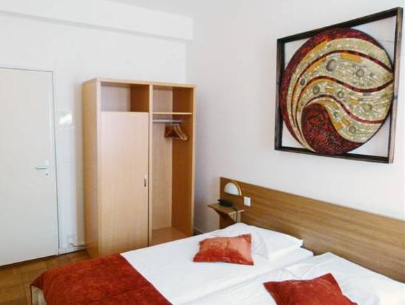 オステルリー デュ XVI シークル 写真