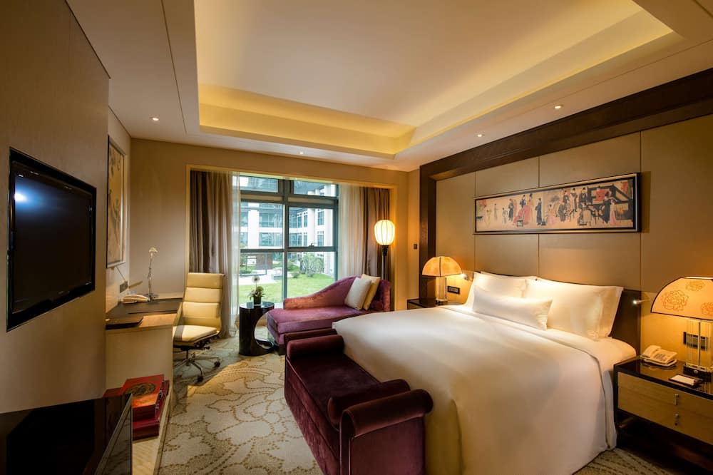 ヒルトン シアン 写真