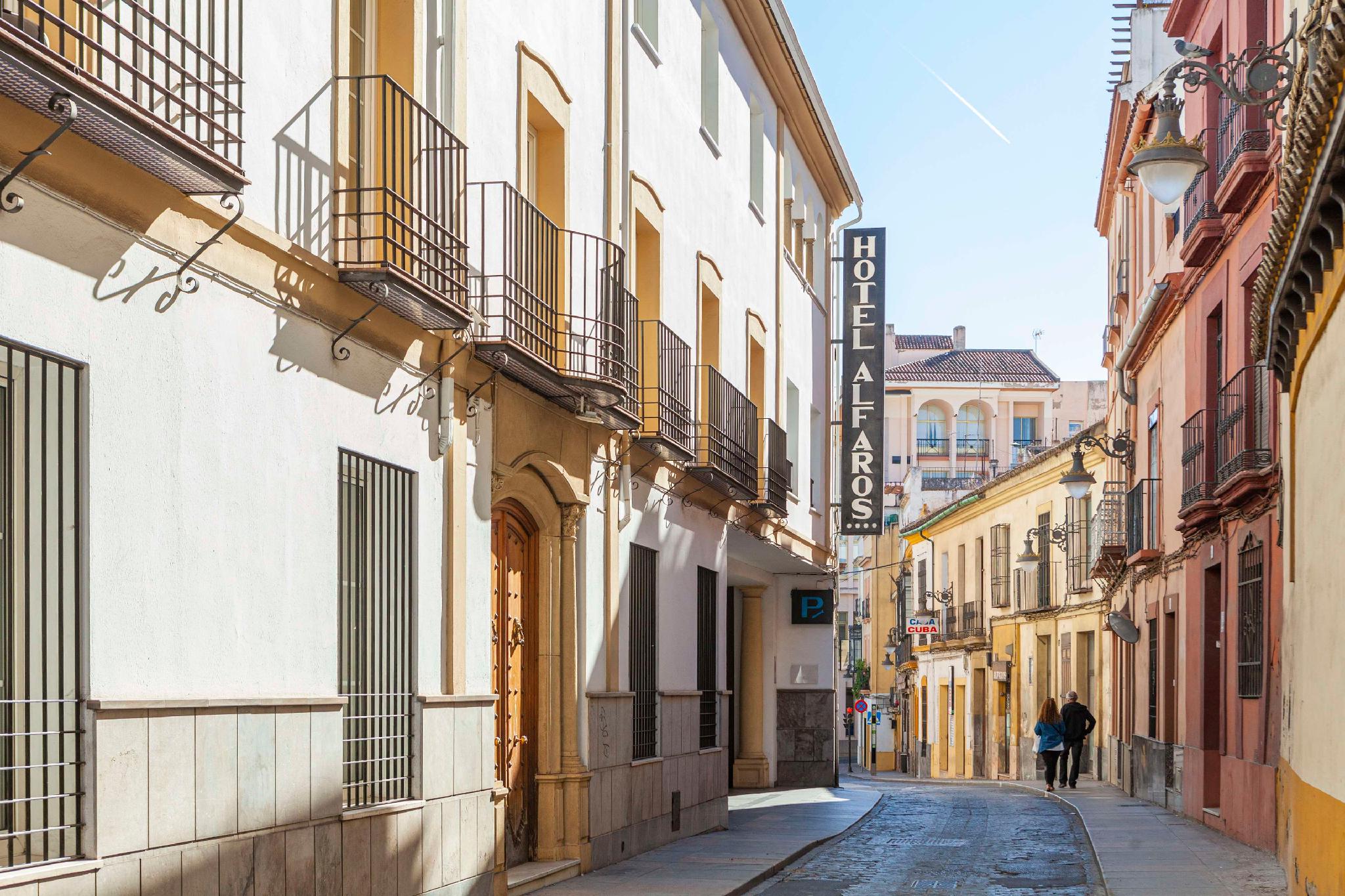 Macia Alfaros. 写真