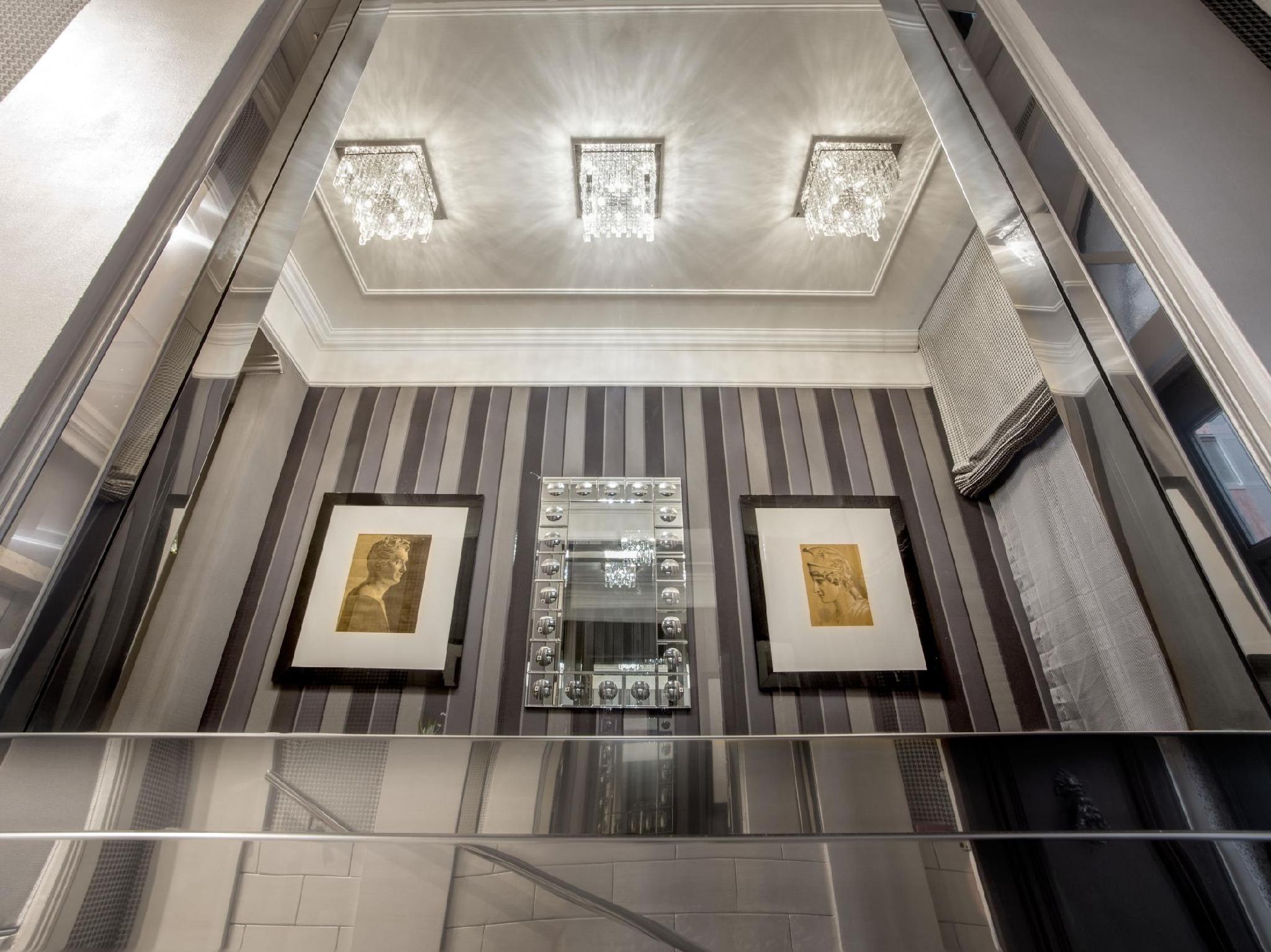 ロイヤル コート ホテル 写真