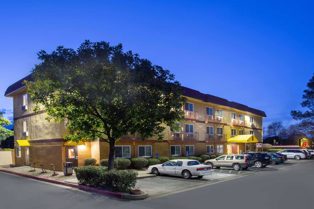 スーパー 8 バイ ウィンダム チコ 写真