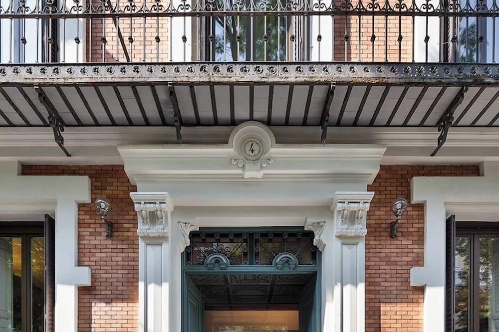 One Shot Recoletos 写真