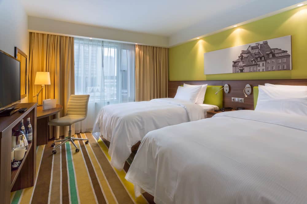 ハンプトン バイ ヒルトン ワルシャワ シティ センター 写真