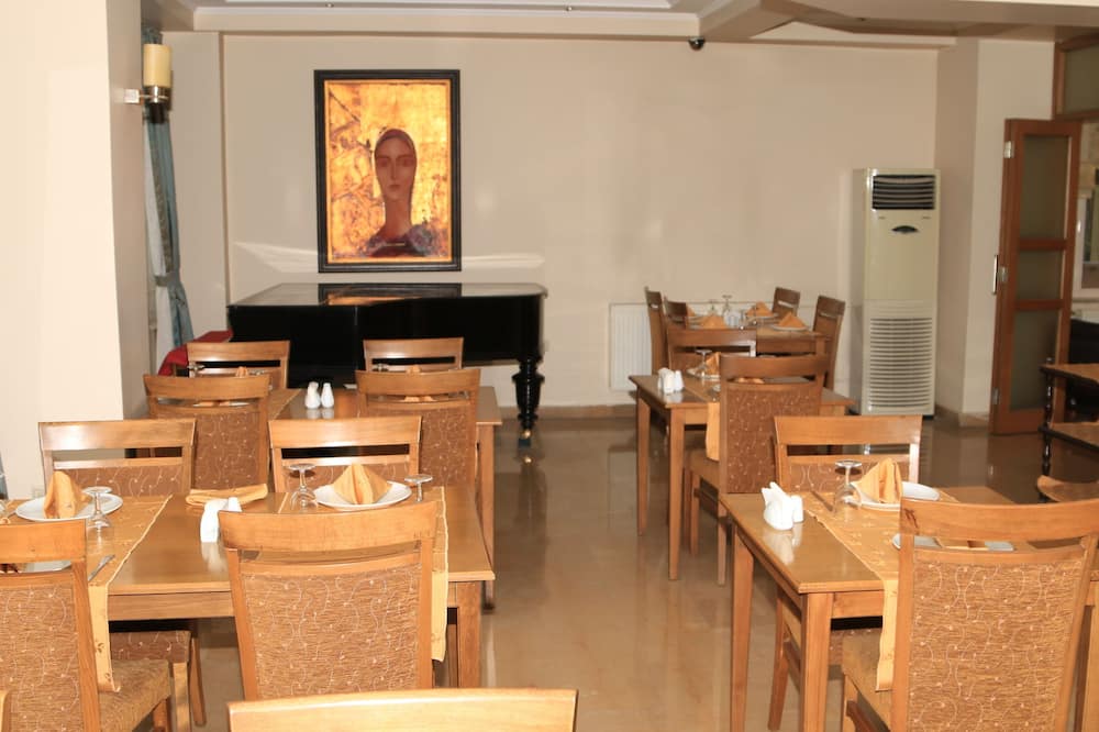 イヴクラン オテル 写真