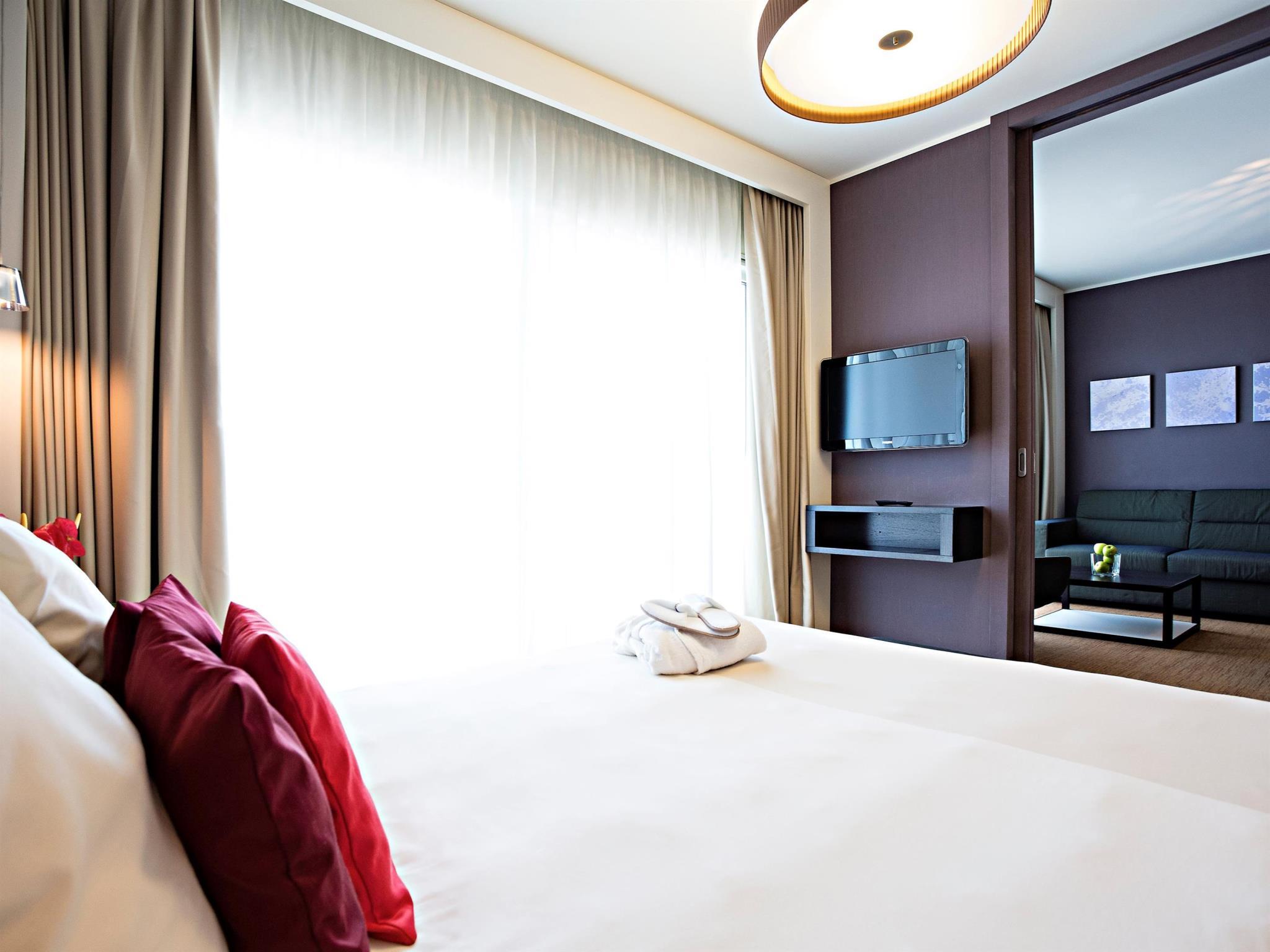 ノボテル サレルノ エスト アレキ 写真