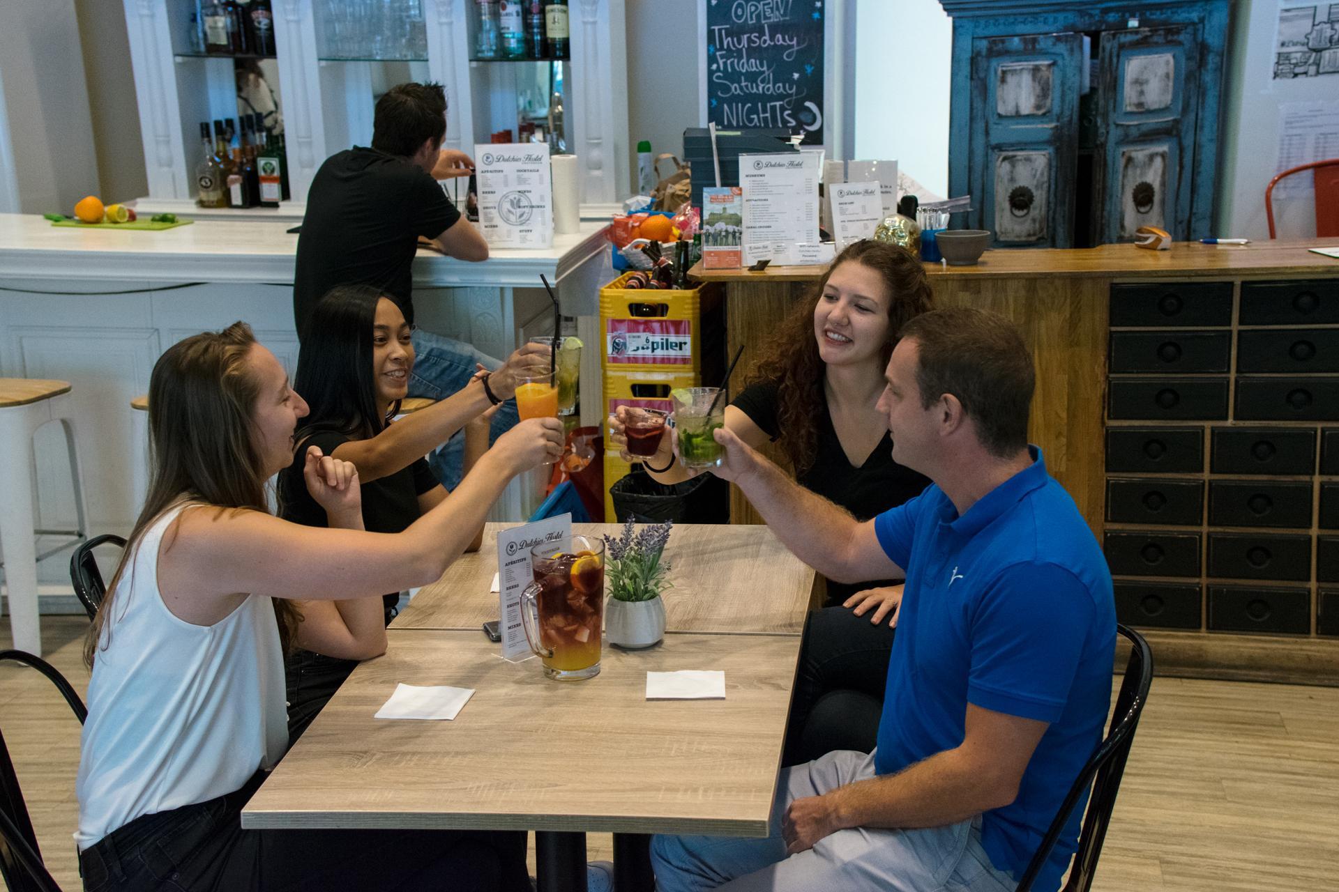 ダッチーズ ホステル 写真