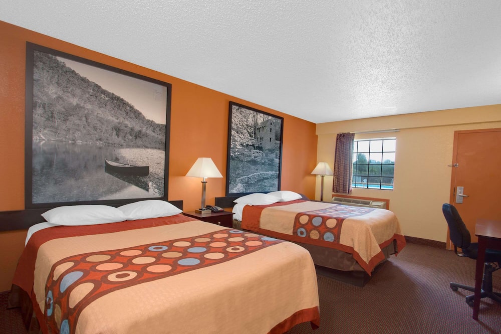 スーパー 8 バイ ウィンダム モンティチェロ アーカンソー 写真