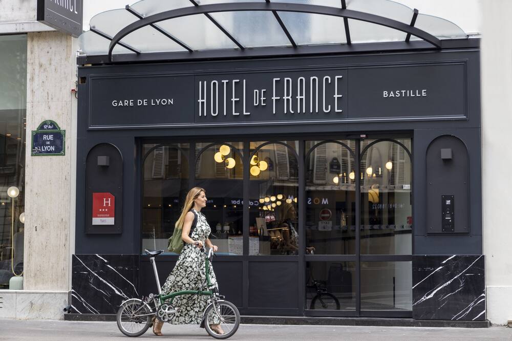 ホテル ドゥ フランス ガル ドゥ リヨン バスティーユ 写真