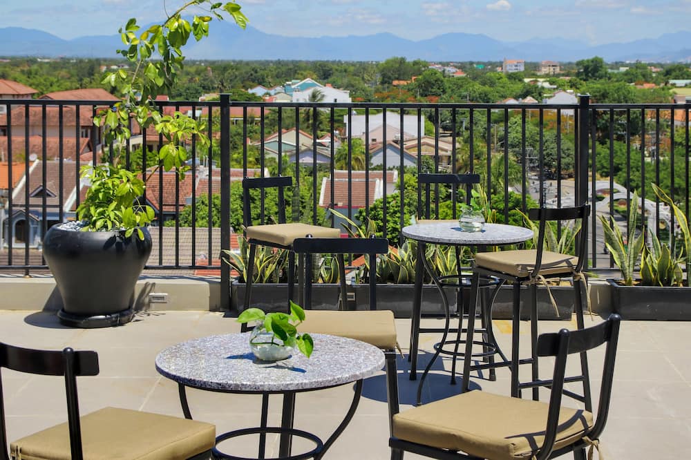 アップタウン ホイアン ホテル 写真