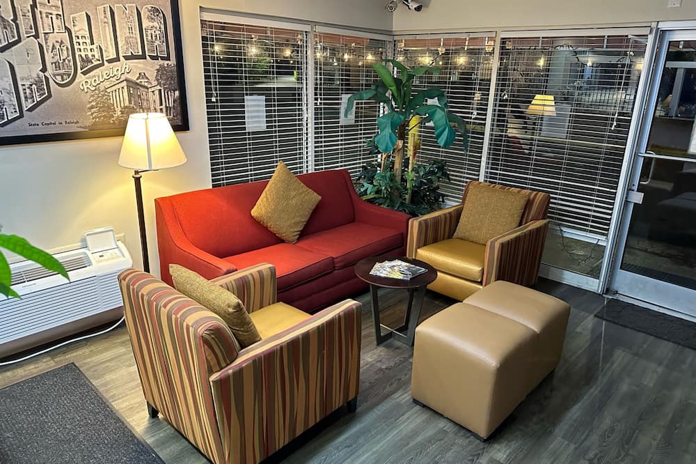 ネイションズイン オブ ウェイクカウンティ - ラリー クラブツリー 写真