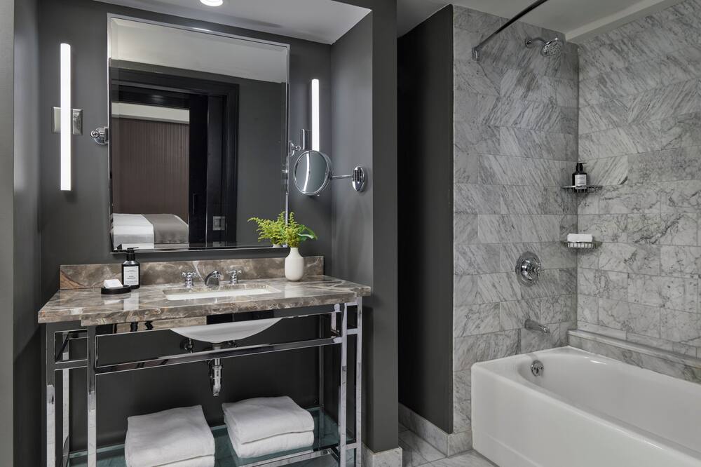 Nine Zero Hotel 写真