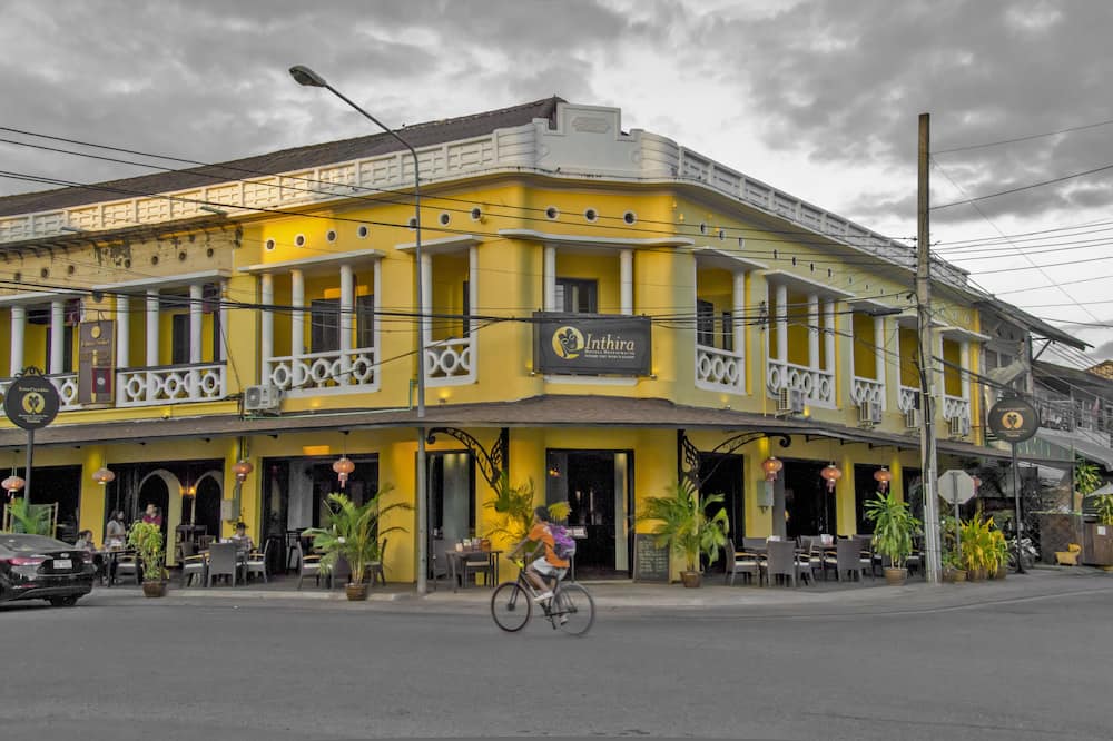 インティラ ターケーク 写真