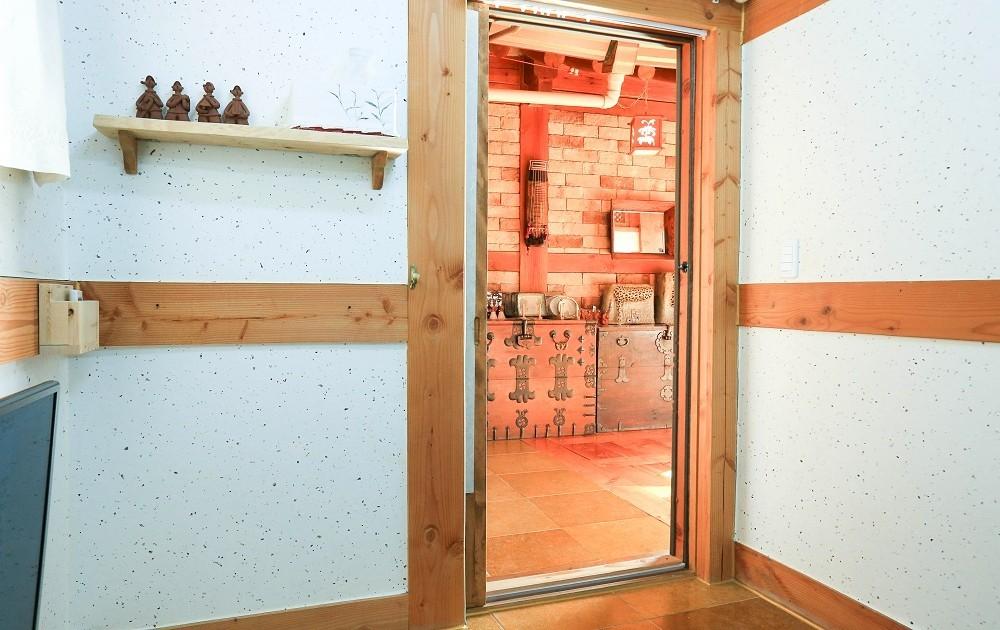Jeonju Hanok Maeul Hanok Gotek Bugyeongdang 写真