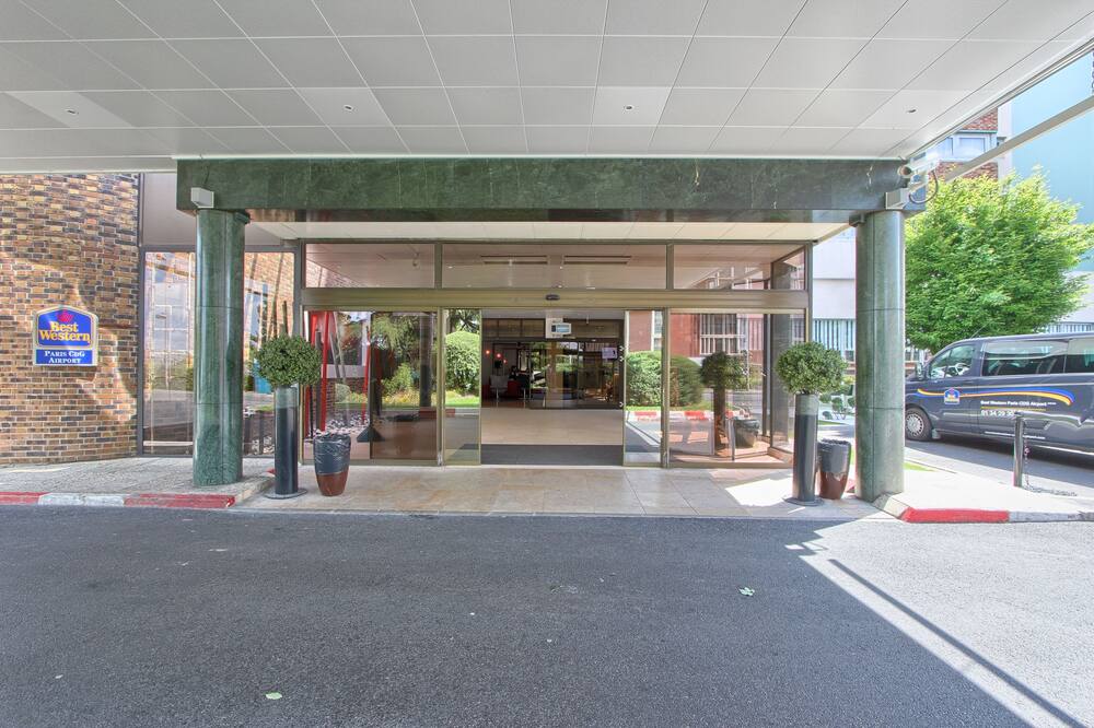 ホテルインパリスCDGエアポート 写真