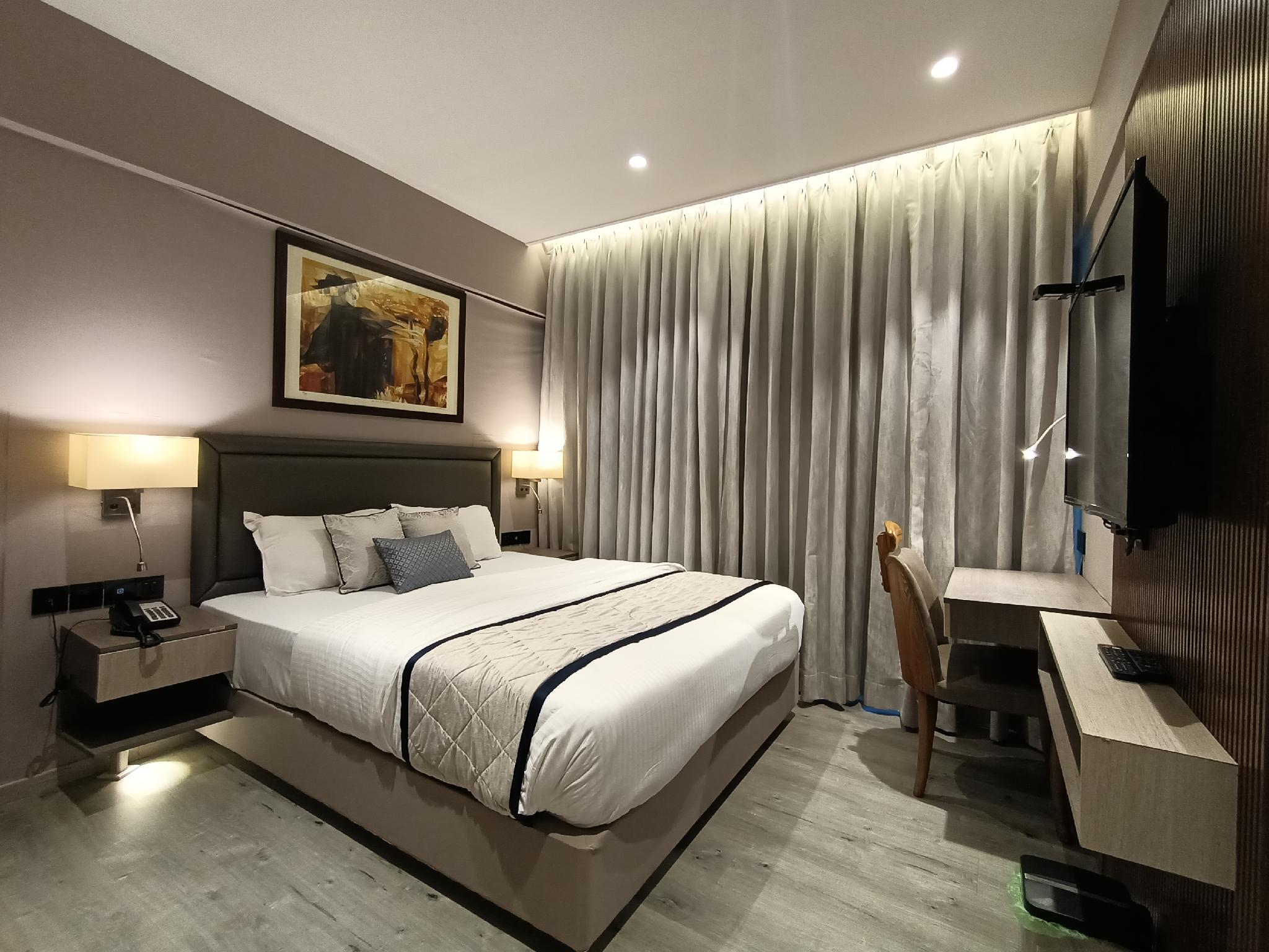 ホテル ハイウェイ イン 写真