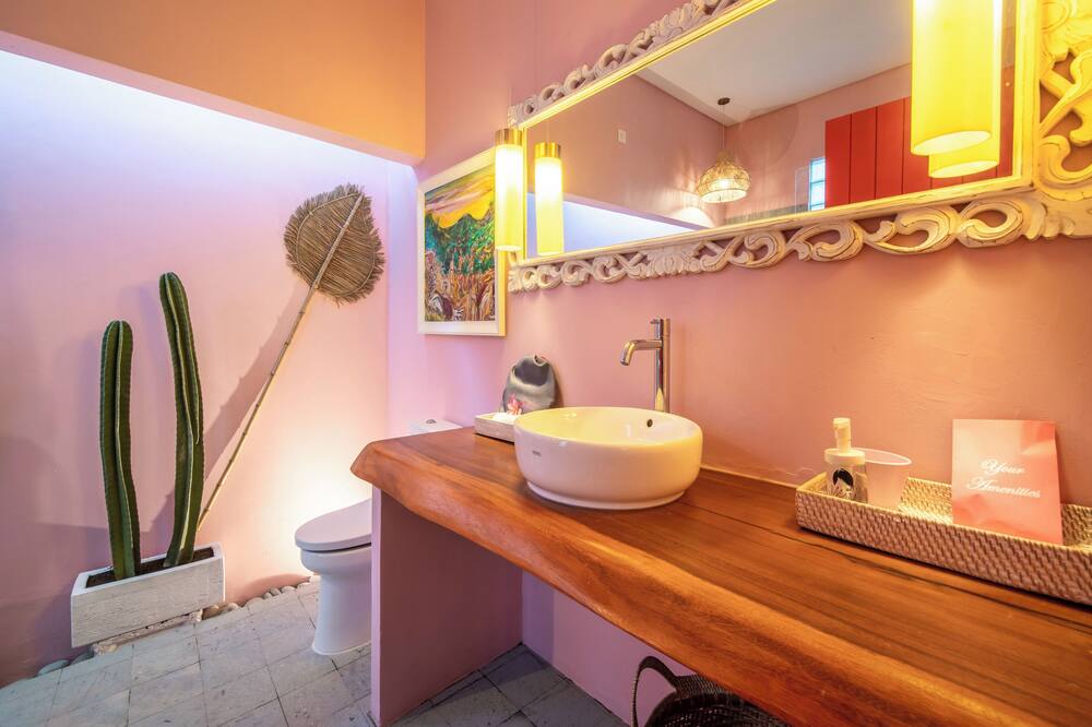 ピンクプライベートバランガン - フォークールアダルトオンリー 写真