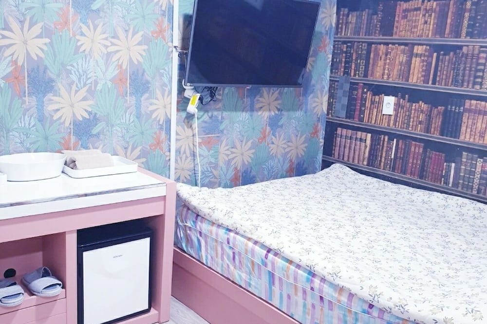 オッパ ホステル シンチョン ホンデ 写真