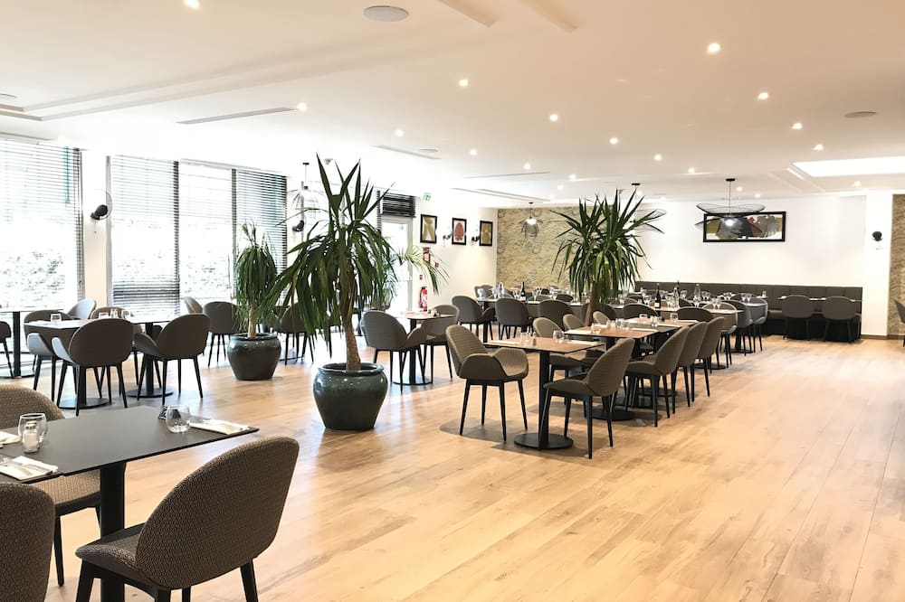 ホテルインパリスCDGエアポート 写真