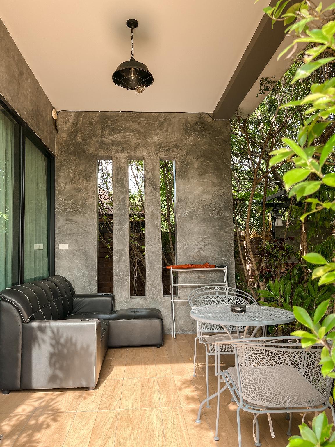 バーンミー プーケット ニア チャロン ピア 写真