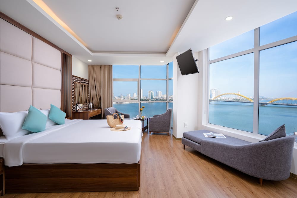 パリアット リバー フロント ホテル ダナン 写真