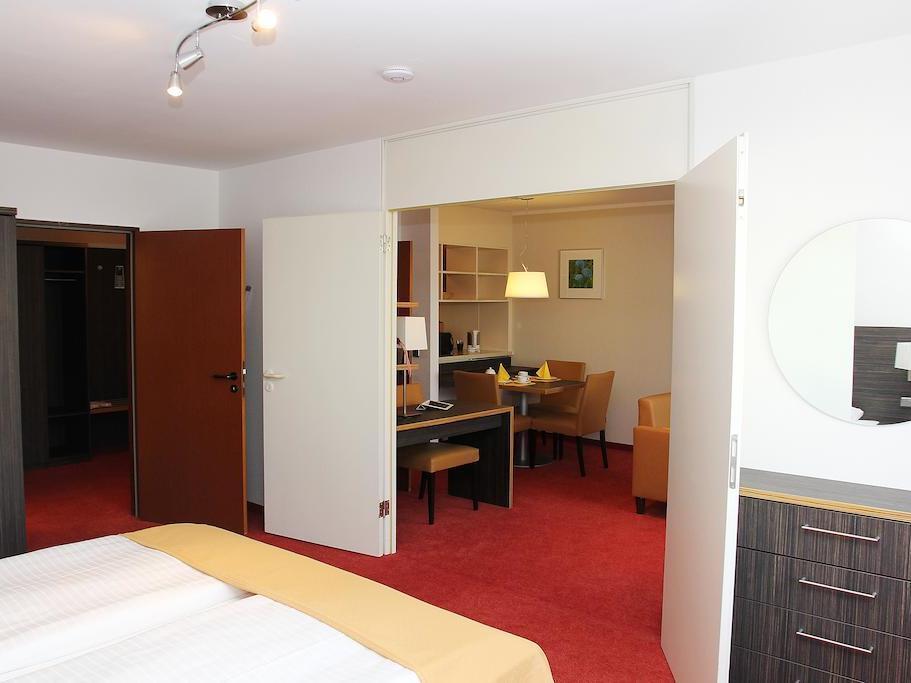 ホテル ガストハウス フォーラム アム ウエストクラウス 写真