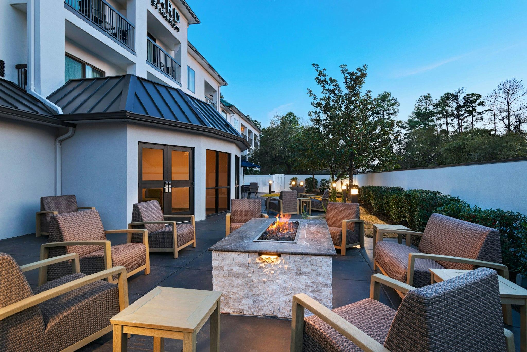 Courtyard by Marriott Houston The Woodlands 写真