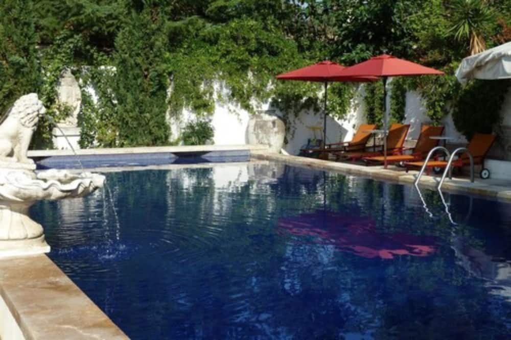 マ ドゥ ラ シャペル 写真