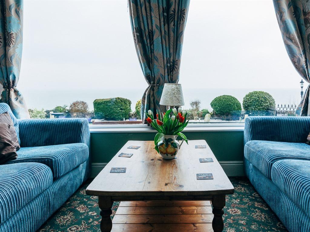 The Cliff Hall 写真