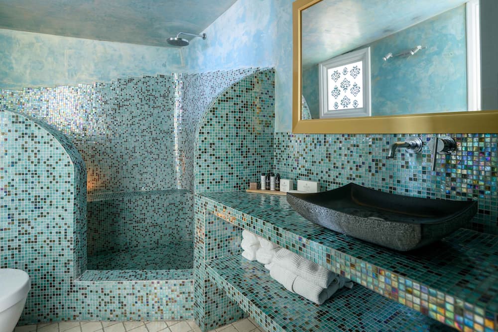 アバブ ブルー スイーツ 写真