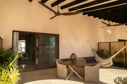 Orchid House Baja 写真