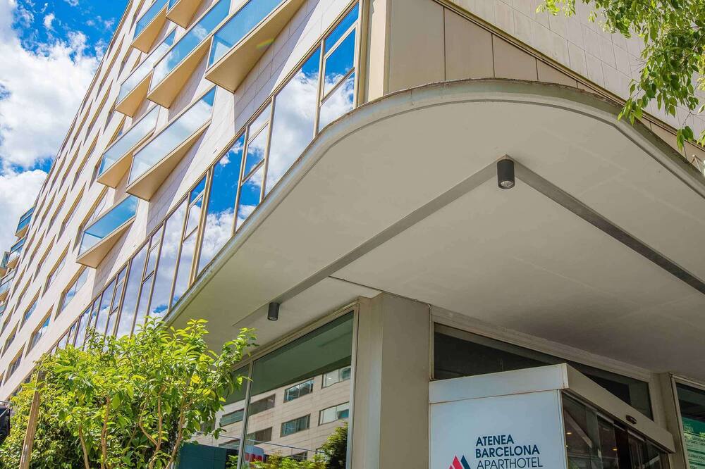 アパルトホテル アテネア バルセロナ 写真