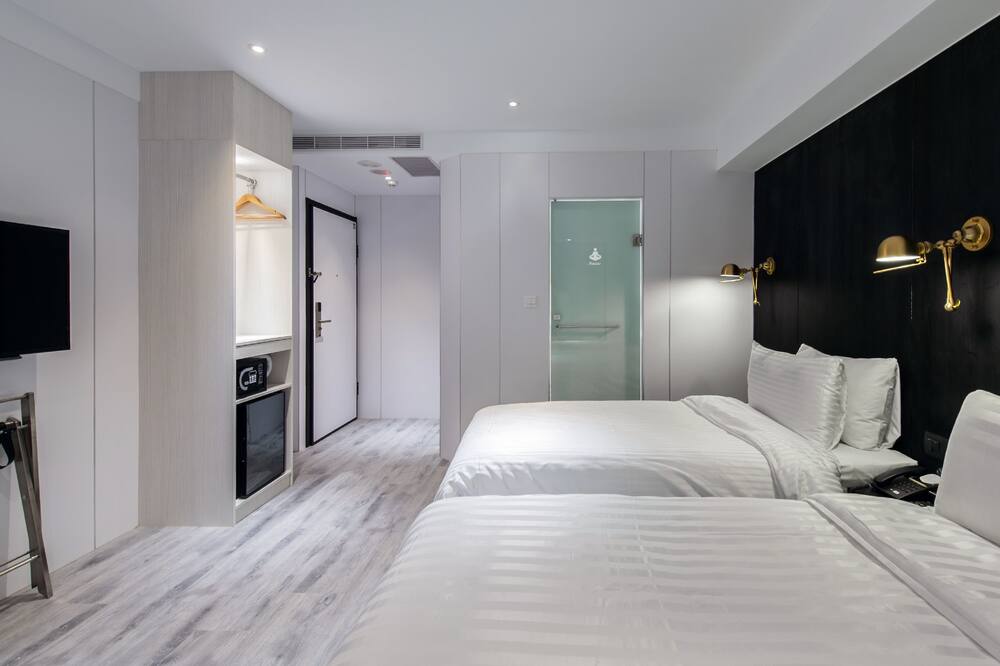 ホテル リラックス III 写真