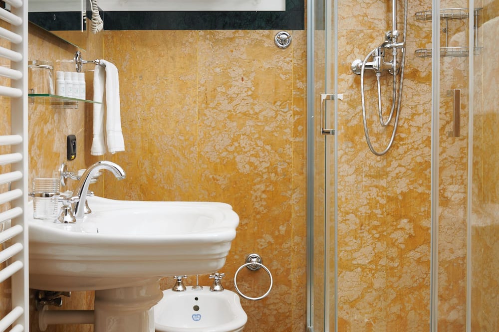 チャールズ ブリッジ パレス ホテル 写真