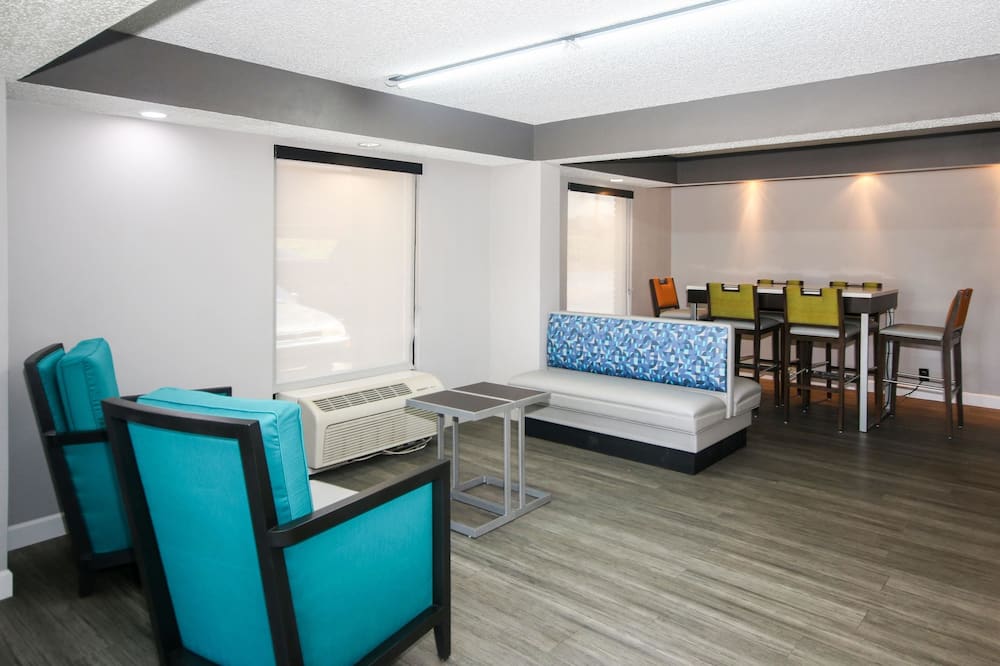 クオリティ イン クリントン - ローレンズ I-26 写真