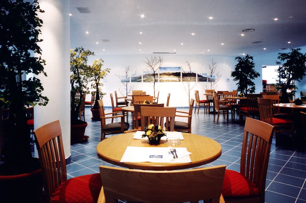 エクスプレス ホテル アオスタ イースト 写真