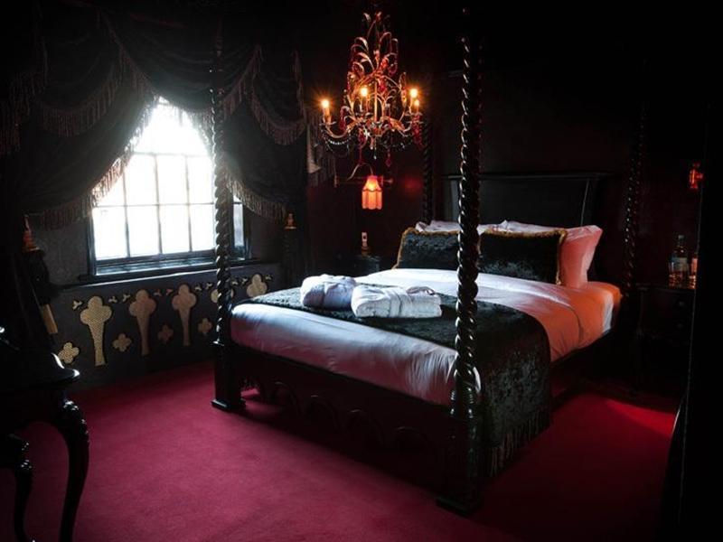 クレイジーベア ホテル ビーコンズフィールド 写真