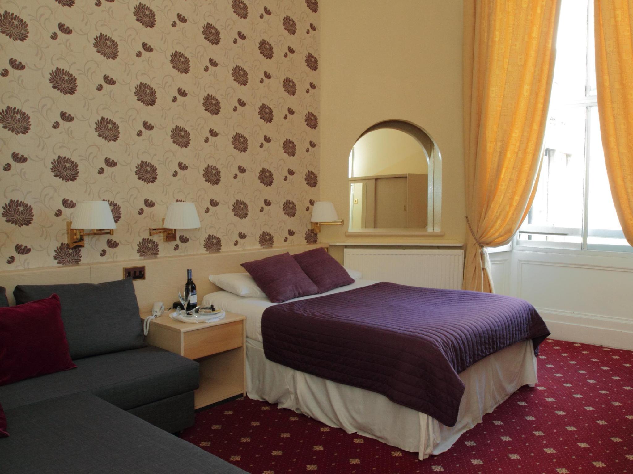 ティスル ホテル 写真