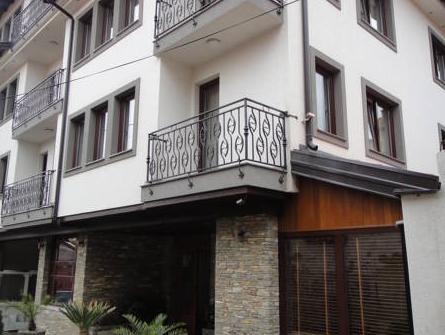 ホテル セントルム プリズレン 写真