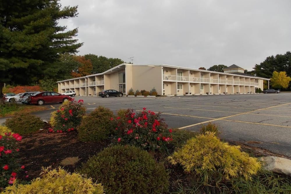 センター ストリート バリュー イン 写真