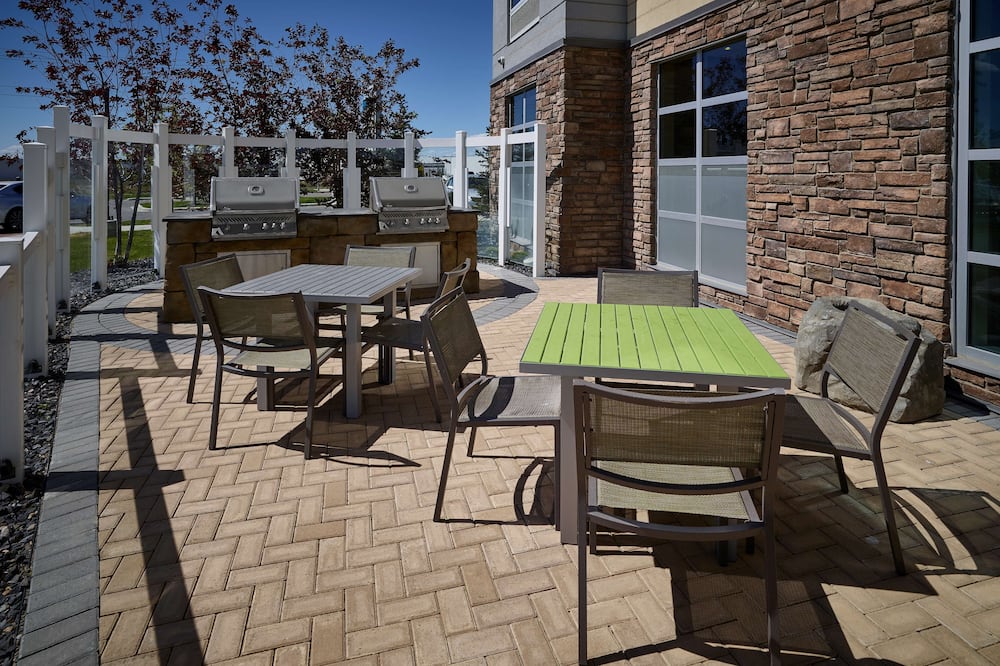 ホームウッド スイーツ バイ ヒルトン カルガリー エアポート 写真