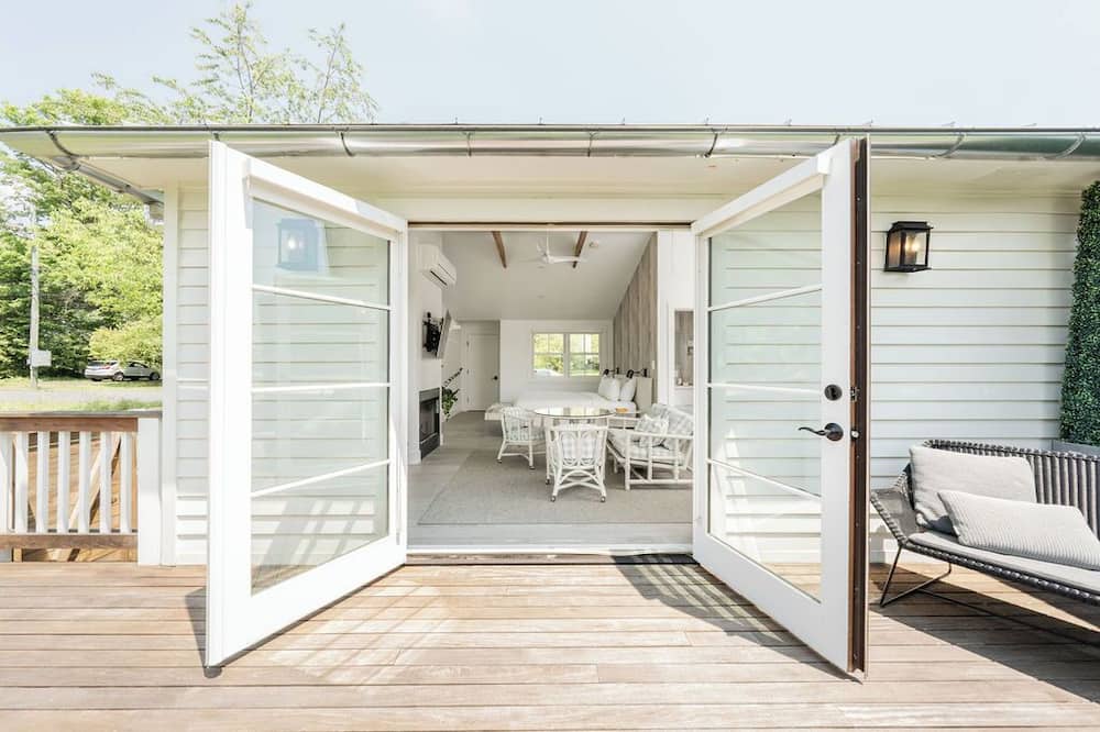 ホワイト ムース イン 写真