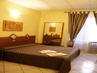 ホテル ファリーニ 写真