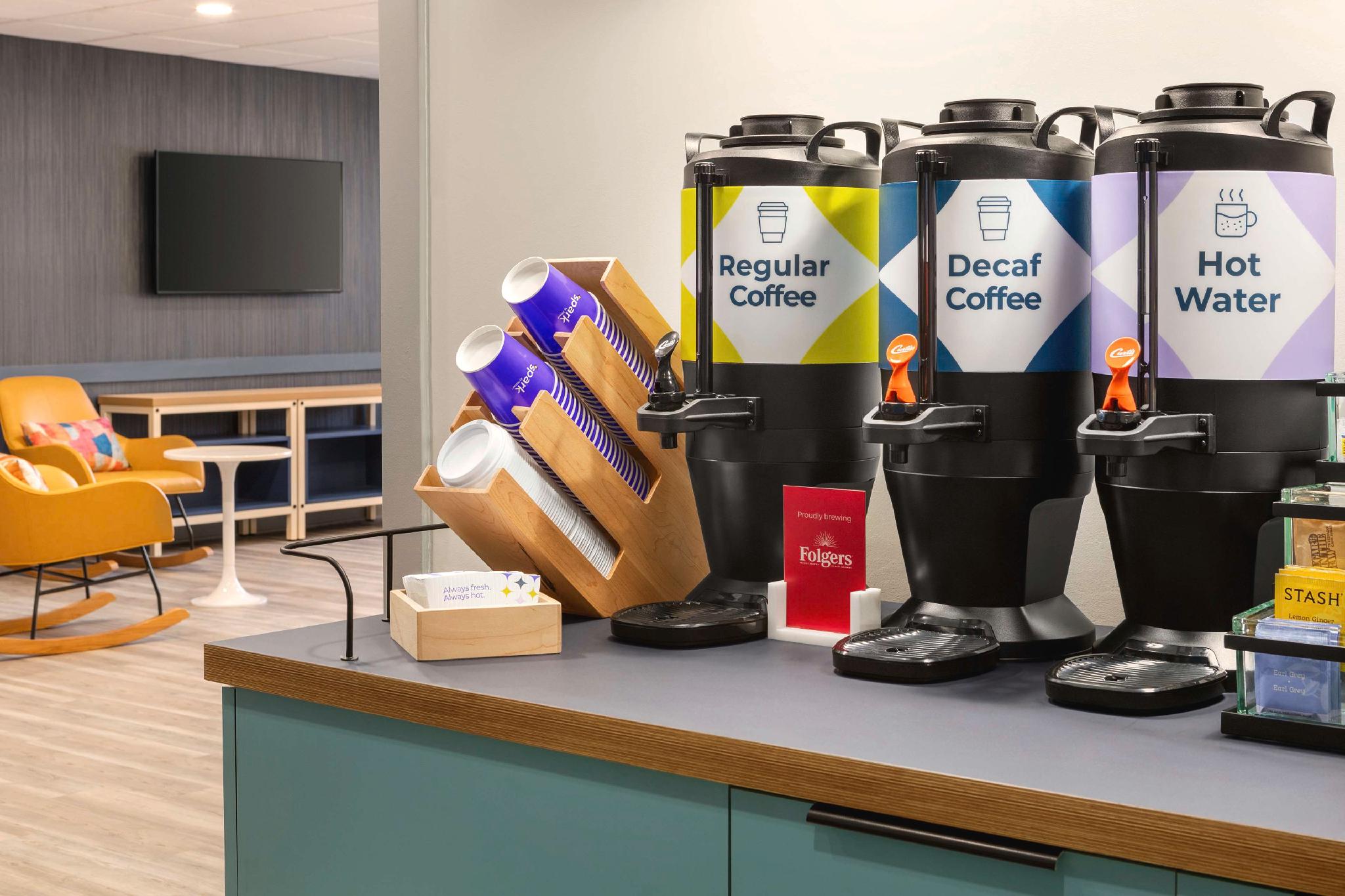 スパーク バイ ヒルトン ミスティック グロトン 写真