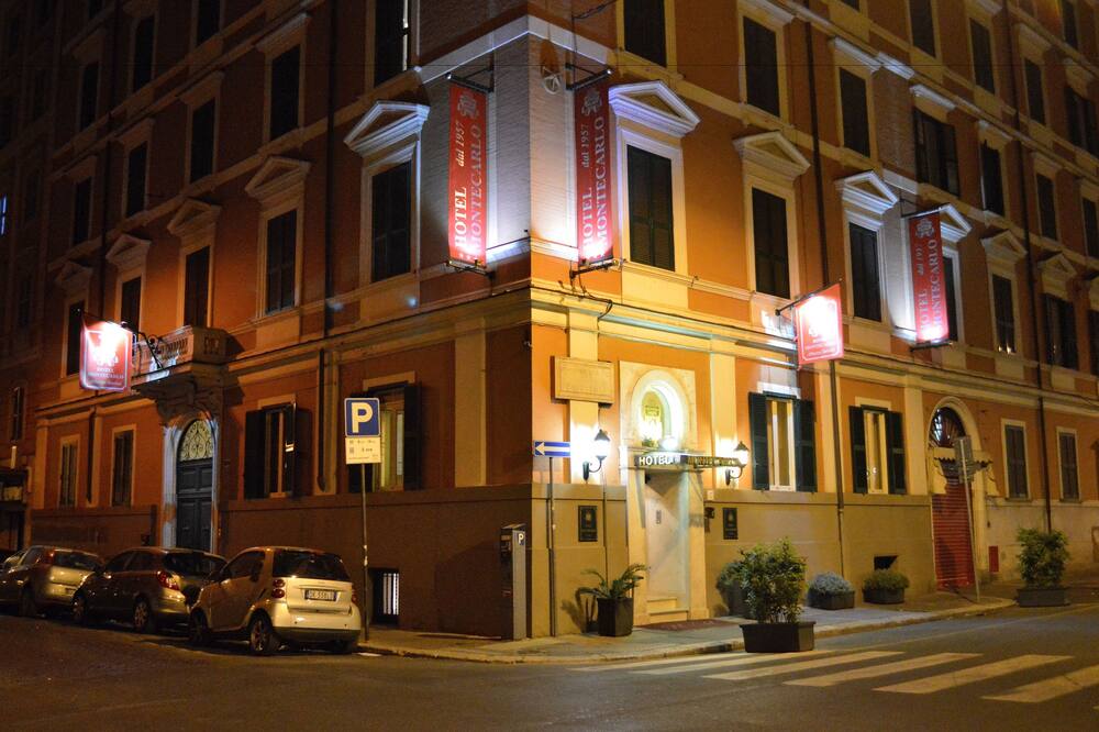 ホテル モンテカルロ 写真