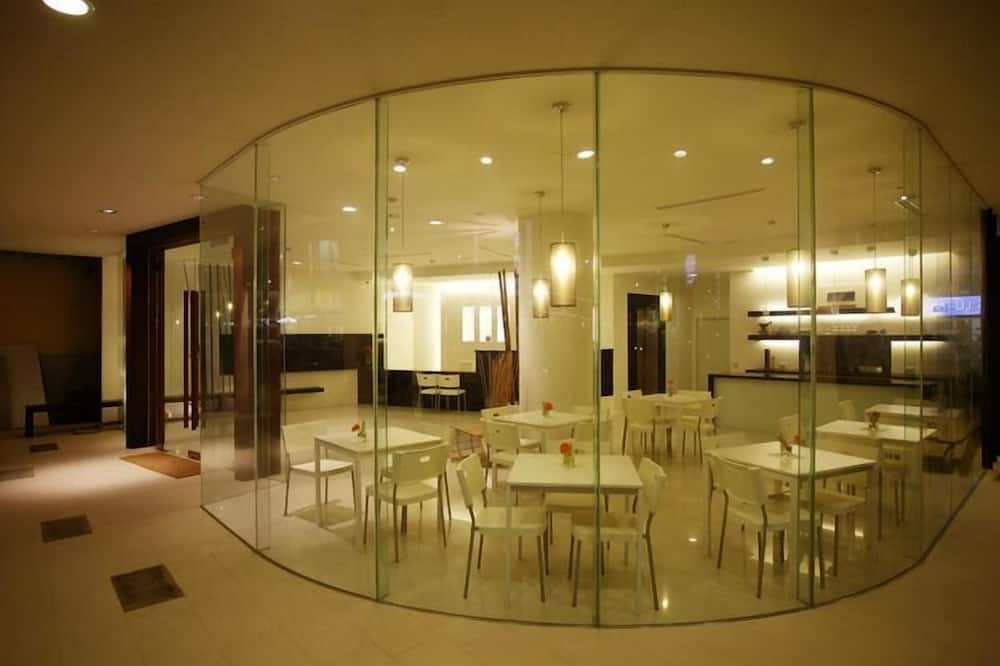 リバー ホテル 写真