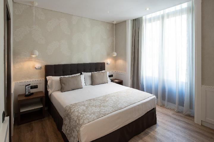 カタロニア プエルタ デル ソル ホテル 写真