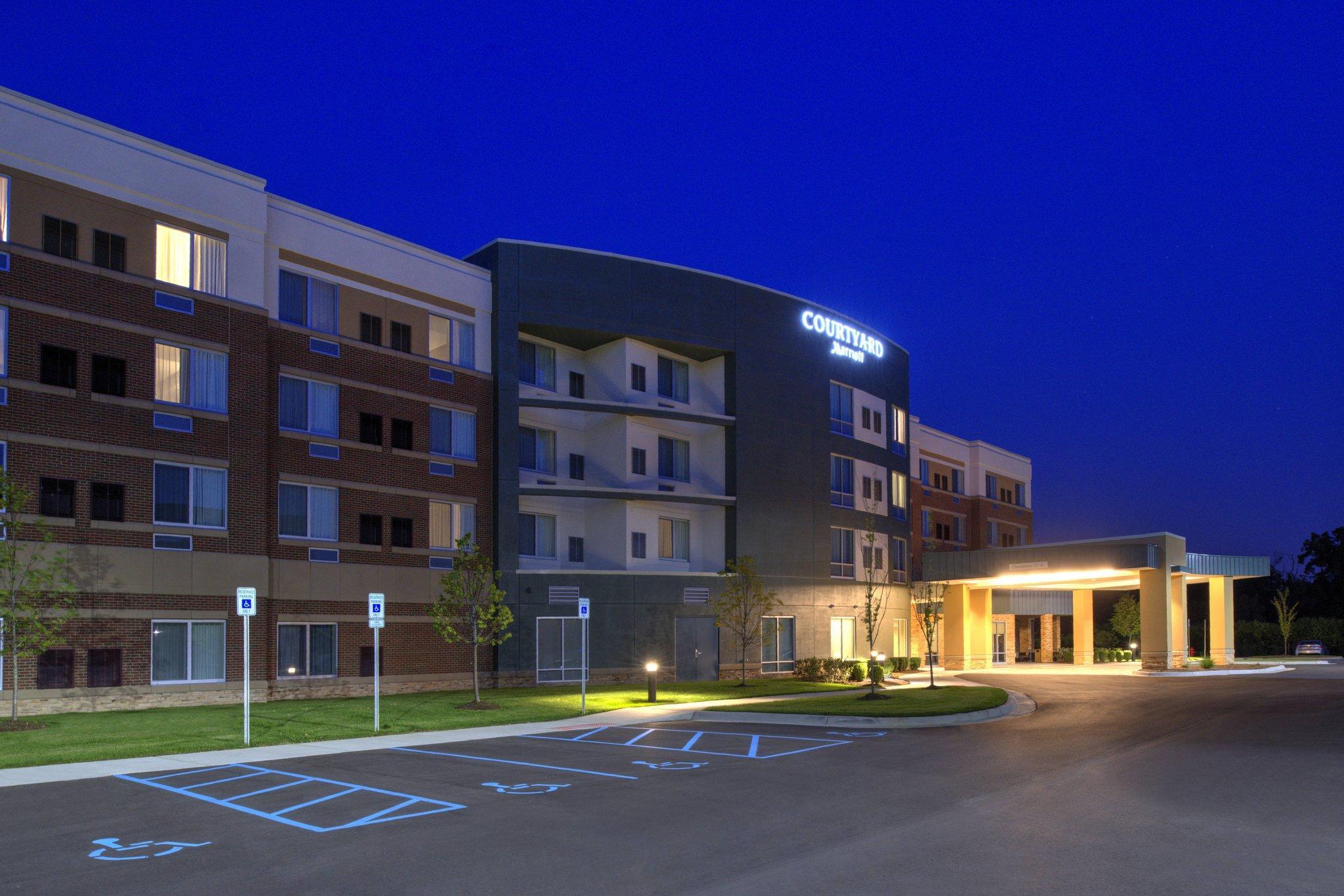 Courtyard by Marriott Detroit Farmington Hills 写真