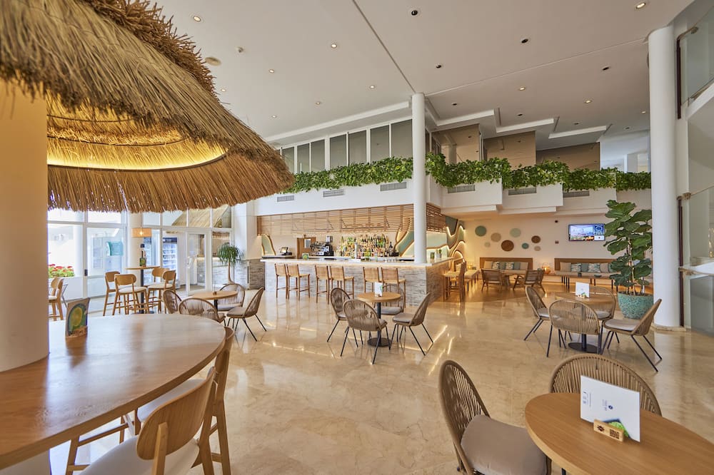 Aparthotel Ponent Mar 写真